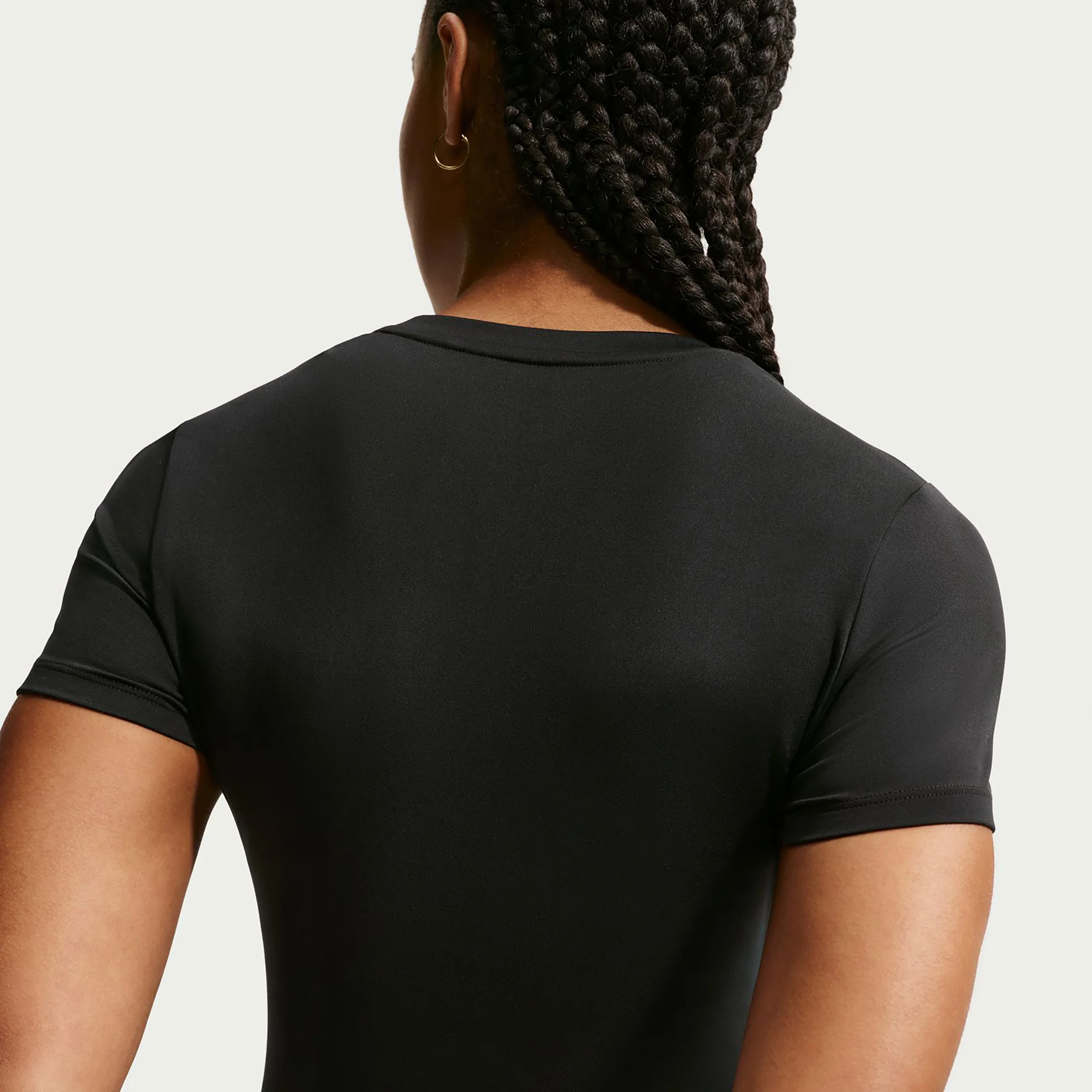 One Fitted T-shirt Dames - zwart - Image 4