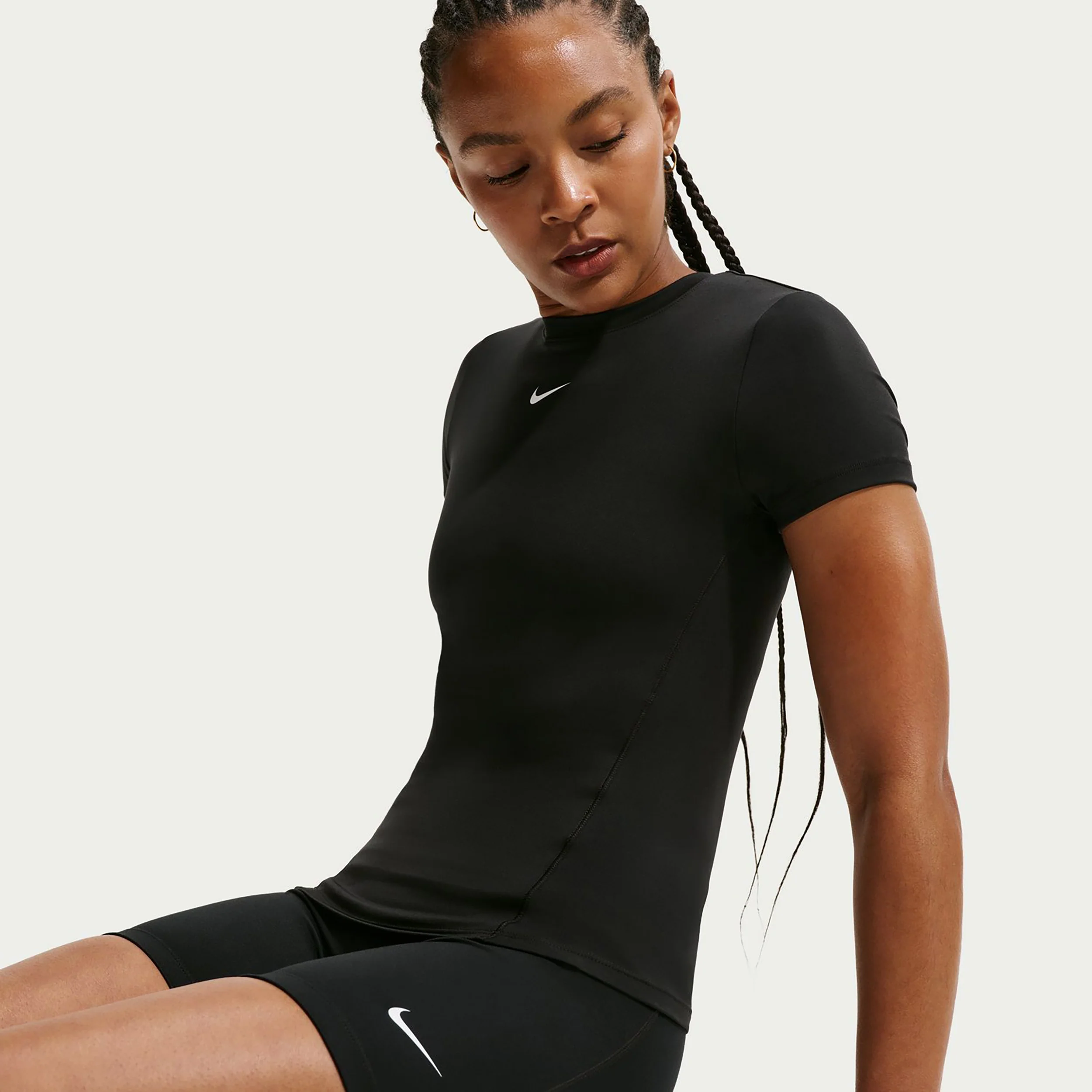 One Fitted T-shirt Dames - zwart - Image 5